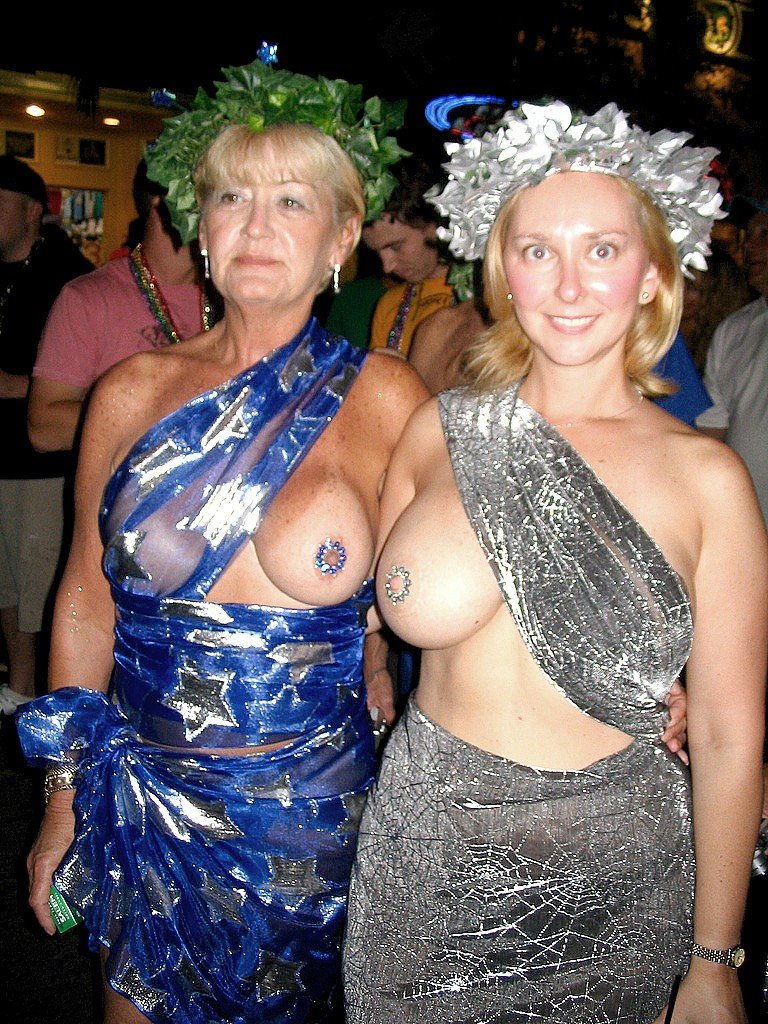 Mother and daughters naked